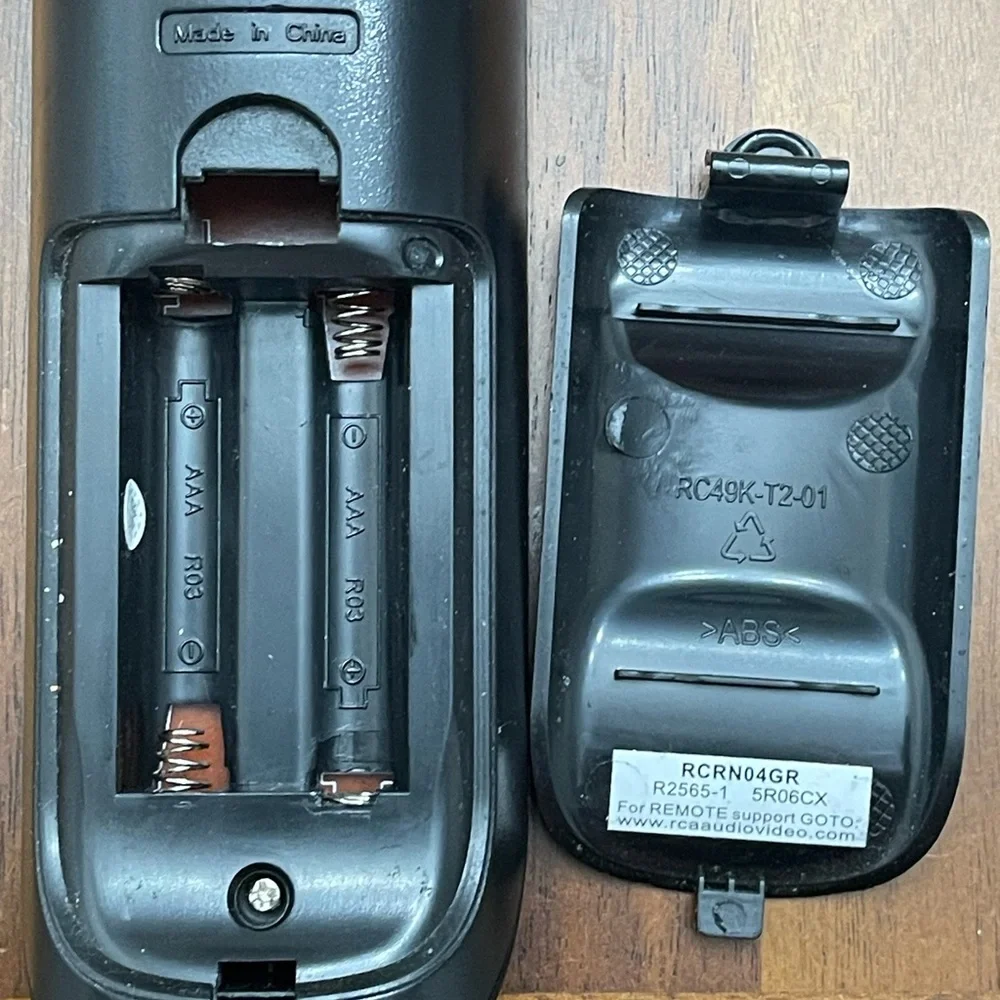 RCA RCRN04GR Universal 4 Device Remote Control with LED Backlighting TESTED